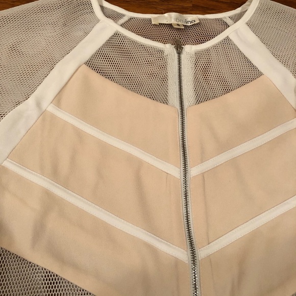 Anina Mesh Zip-Up - Picture 2 of 7